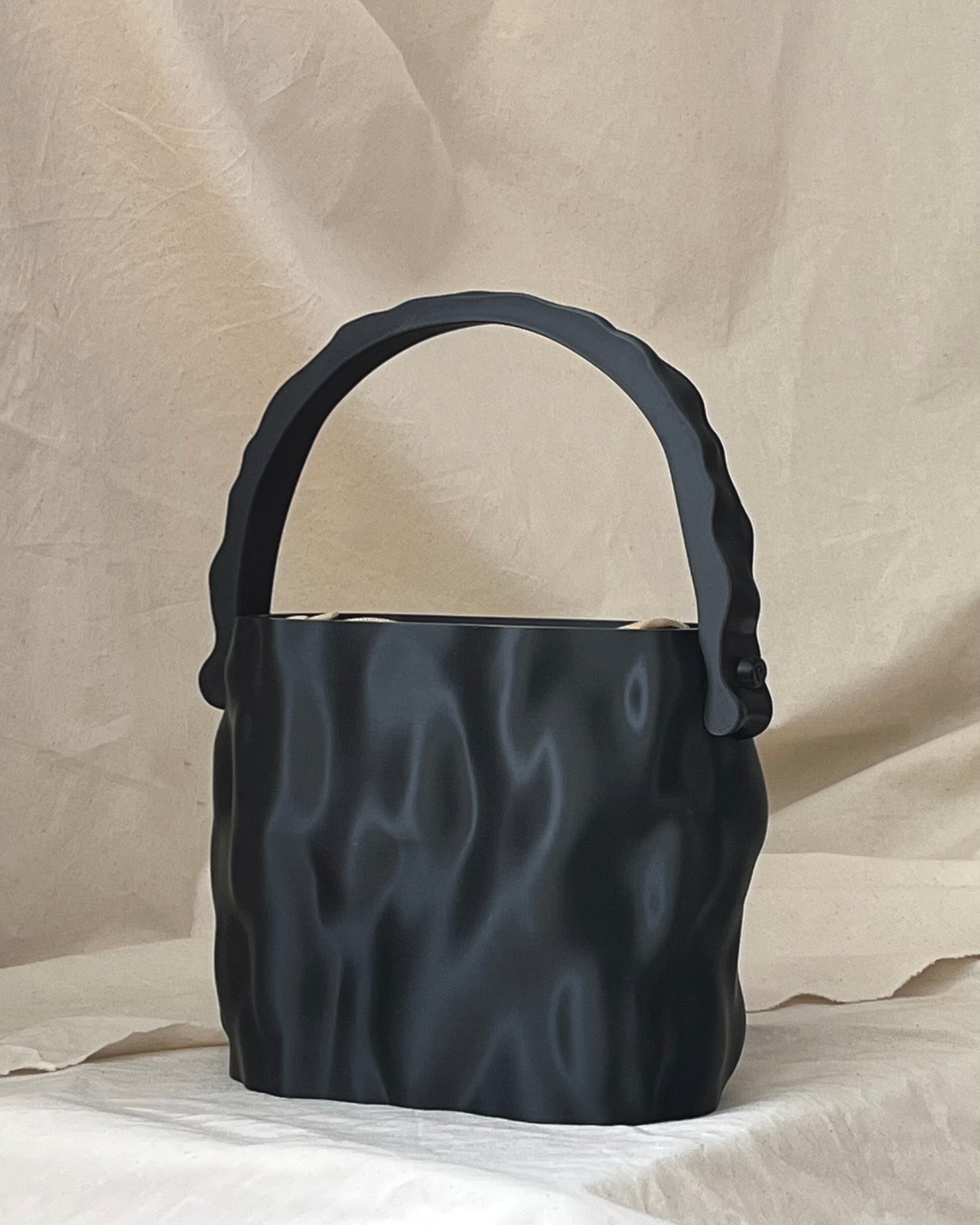 PZAEZ STUDIO MELT Obsidian sculptural 3D-printed handbag