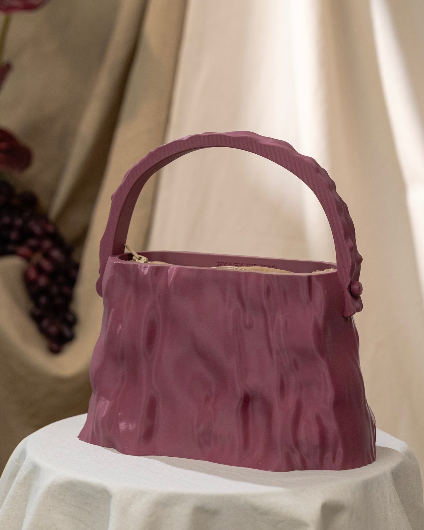 PZAEZ STUDIO WAX Plum sculptural 3D-printed handbag