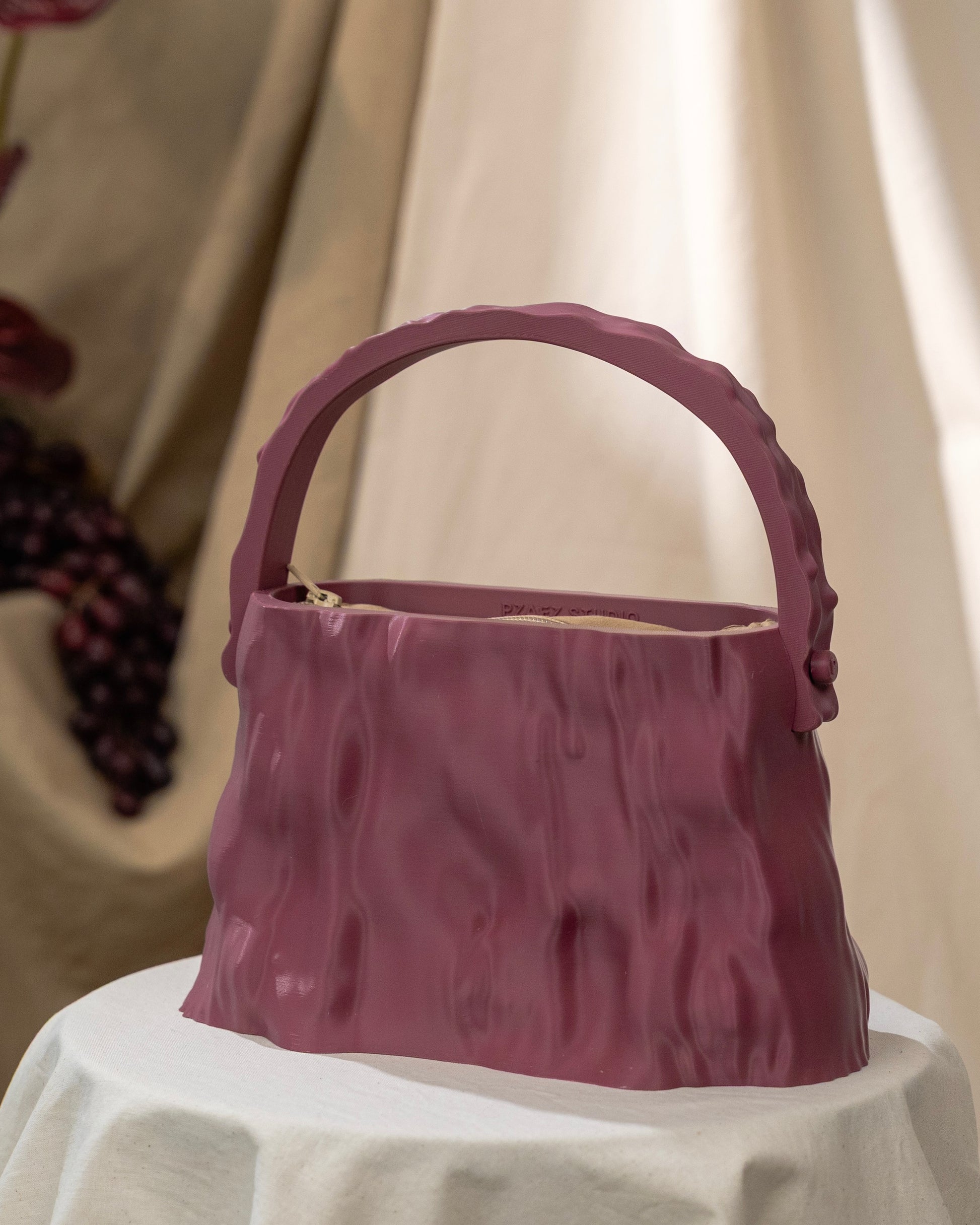 PZAEZ STUDIO WAX Plum sculptural 3D-printed handbag