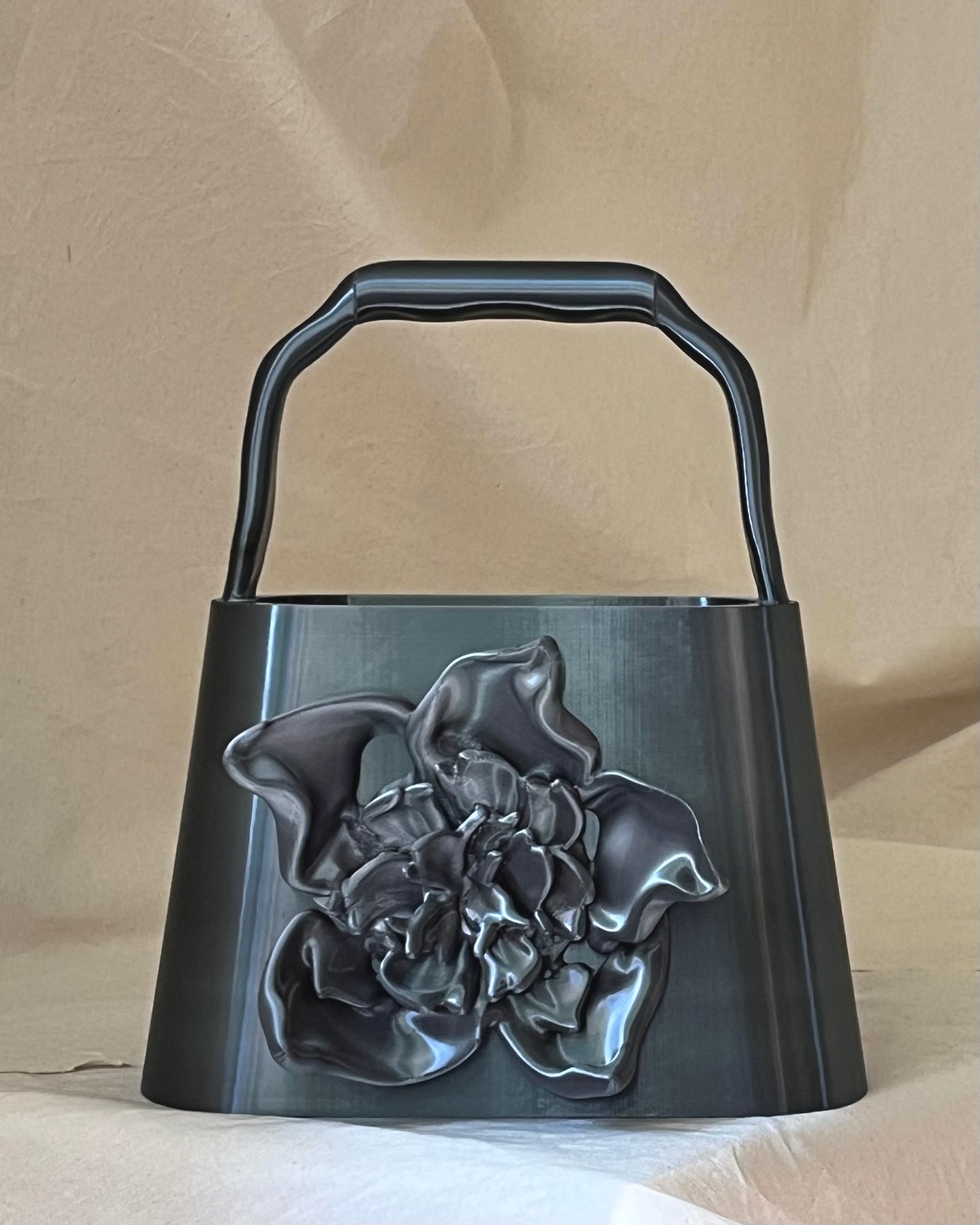 PZAEZ STUDIO BLOOM Graphite sculptural 3D-printed handbag with flower form