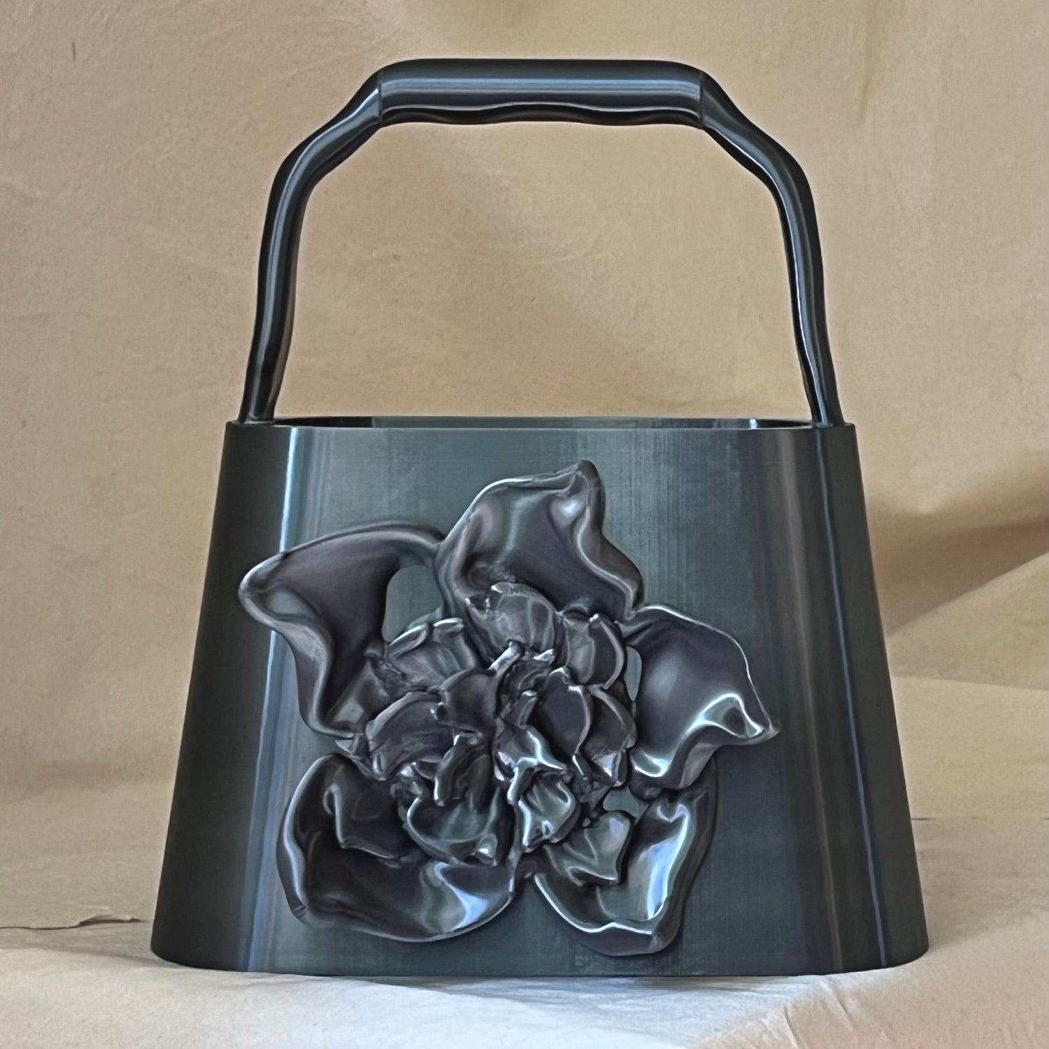 PZAEZ STUDIO BLOOM Graphite sculptural 3D-printed handbag with flower form