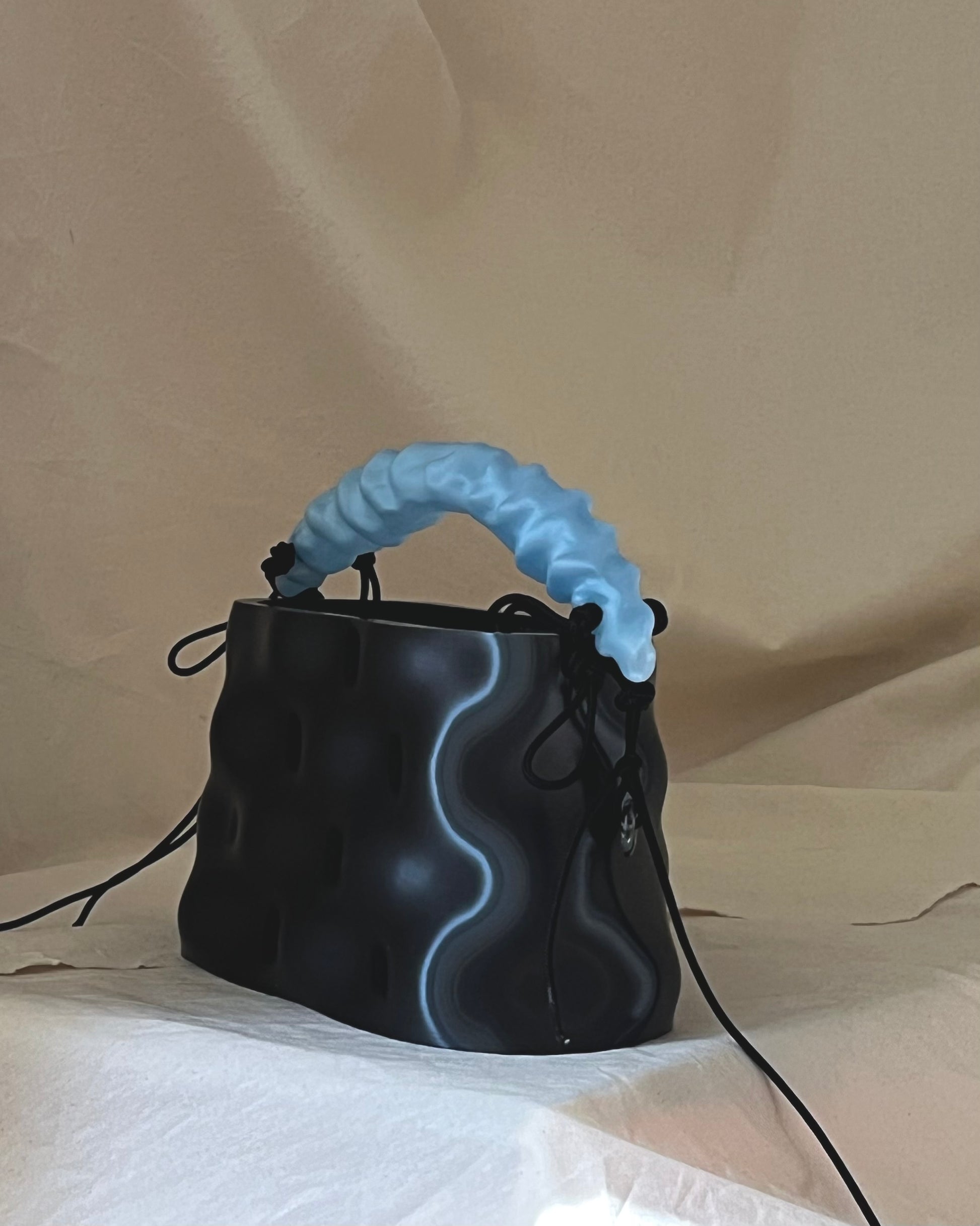 PZAEZ STUDIO LIQUID sculptural 3D-printed handbag with reflective surface