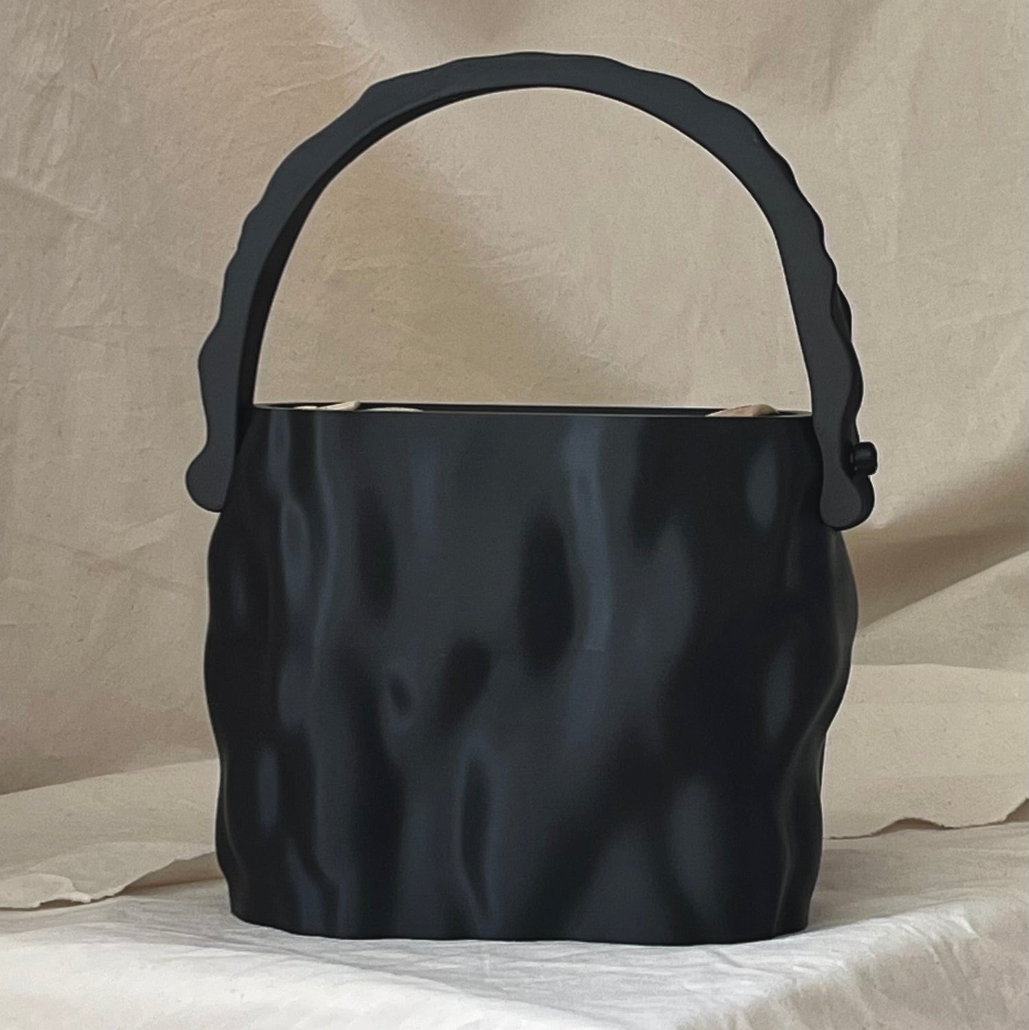 PZAEZ STUDIO MELT Obsidian sculptural 3D-printed handbag